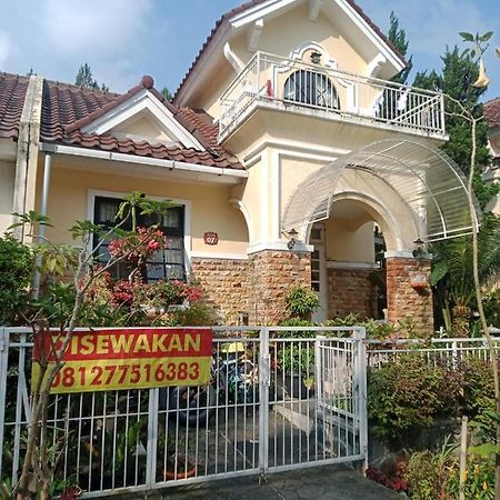 Villa Kota Bunga Cipanas 3 Kamar Baru Renovasi Full Wifi Cikundul Extérieur photo