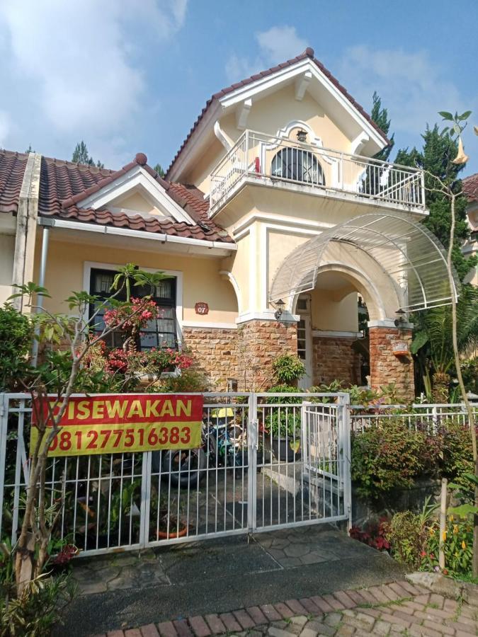 Villa Kota Bunga Cipanas 3 Kamar Baru Renovasi Full Wifi Cikundul Extérieur photo